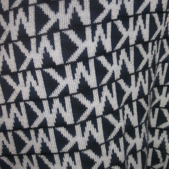 Authentic Michael Kors wool monogrammed scarf - Picture 3 of 7